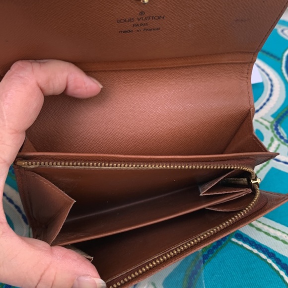 Beautiful Louis Vuitton Monogram Wallet - Picture 8 of 14